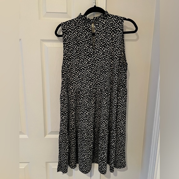 Rielle black and white dress, size L. - Picture 2 of 3